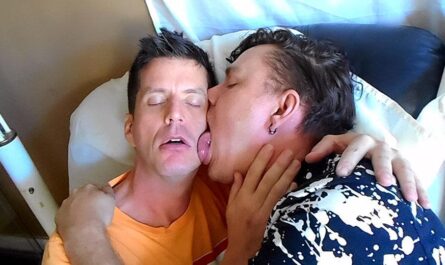 ManPuppy - Hot Gay Kissing With Jeff & Leo - Leo Blue, Jeff Drizzle