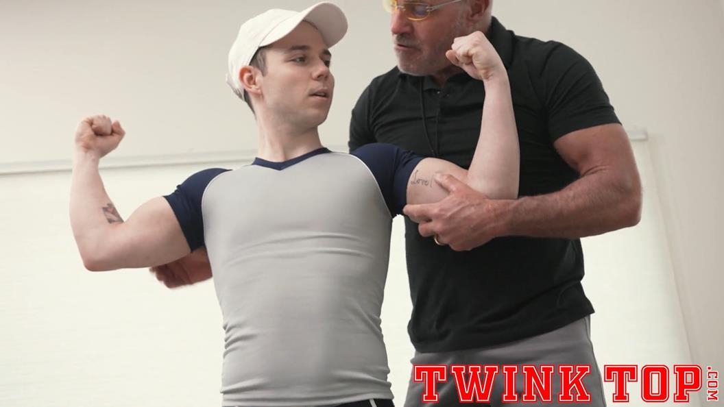 TwinkTop - Arm Wrestling - Danny Wilcoxx, Dale Savage (4)