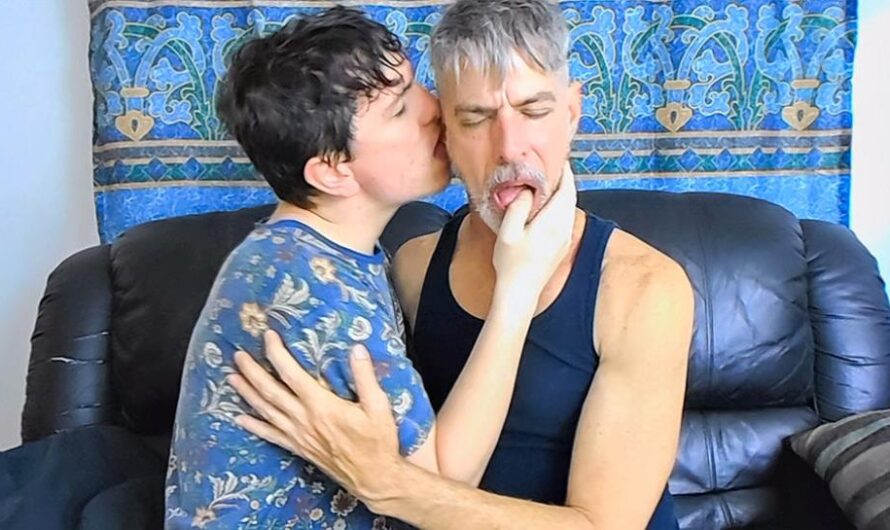 ManPuppy – Hot Gay Kissing – Christian Marx, Richard Lennox