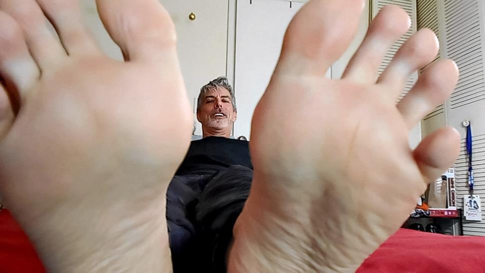 ManPuppy - Obsessed With His Giant Feet - Richard Lennox 8