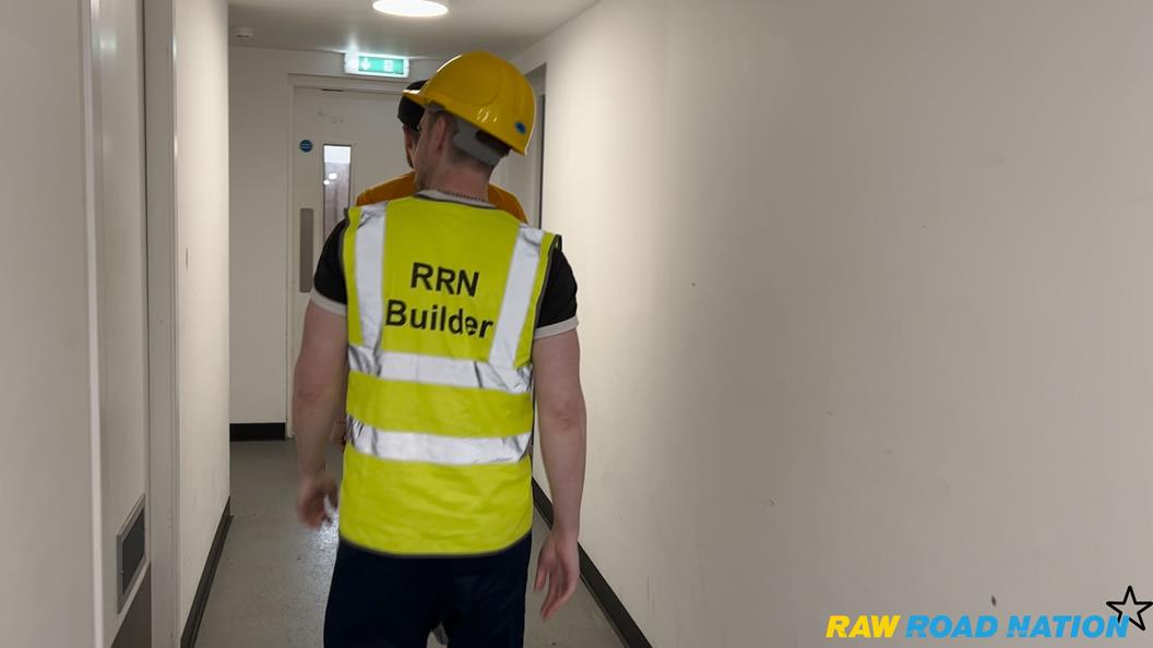 RawRoadNation - ASF RESIDENT PERSUADES LOCAL BUILDER TO COME UPSTAIRS FOR A QUICK FUCK 2