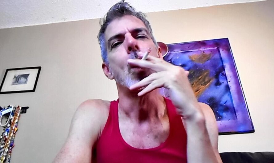 ManPuppy – Giant Daddy Smokes In Your Face – Richard Lennox
